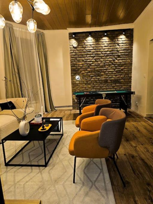 Appartamento Dorcol-manhattan 90m2 *